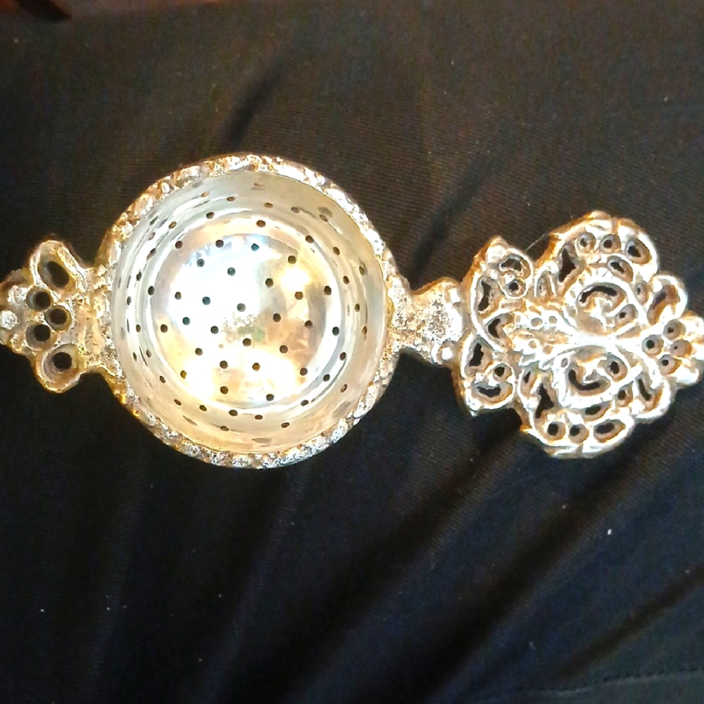 Elegant 800 Silver And Silver Plated Tea Strainer